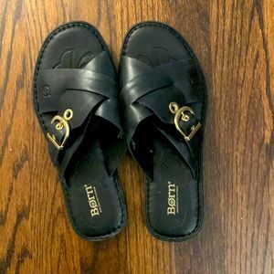 Born cushioned slides size 8
